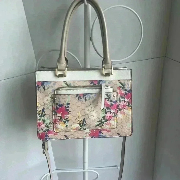 Also Spring Floral Purse with detachable coin bag - Picture 3 of 12